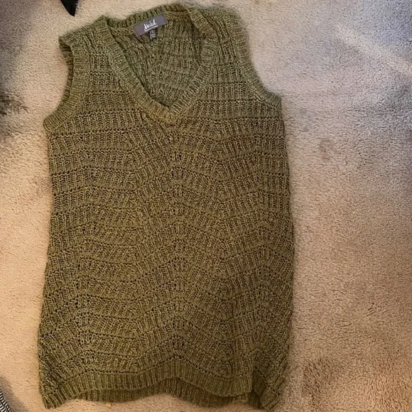 Crocheted tank - Picture 1 of 2